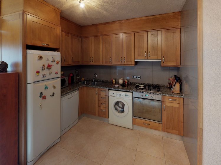 Pis-1-dorm-Andorra-Kitchen.jpg