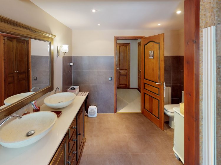 Borda-1-Bathroom.jpg