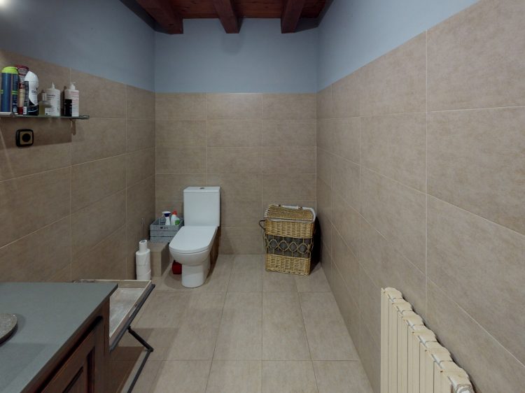 Borda-1-Bathroom (1).jpg