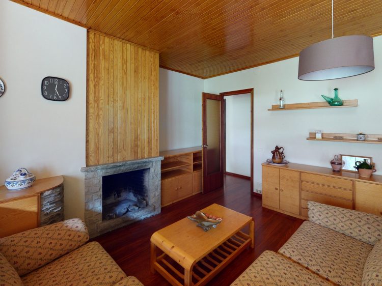 Pis-3-habitacions-Arinsal-Living-Room (1).jpg
