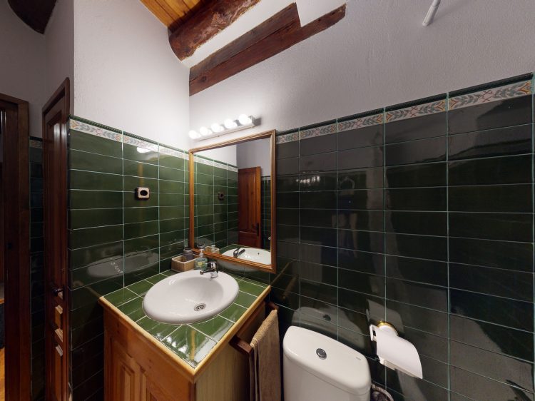 Borda-duplex-amb-jardi-08272021_130630.jpg